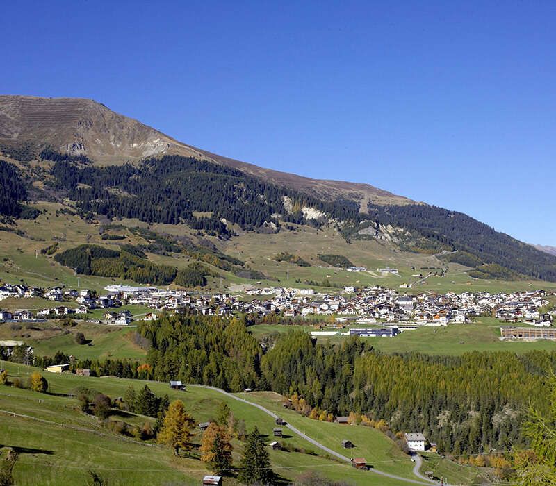 Ortsansicht von Fiss im Sommer